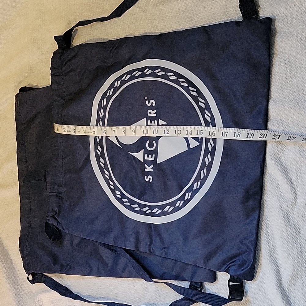 Skechers Set of 2 Navy Blue Drawstring Backpacks Mint Condition - Picture 4 of 5